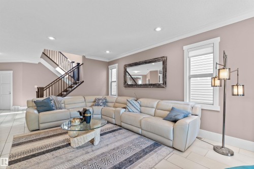 2003 Ainslie Link, Edmonton, AB - Indoor Photo Showing Living Room