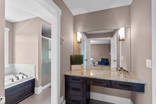 2003 Ainslie Link, Edmonton, AB - Indoor Photo Showing Bathroom