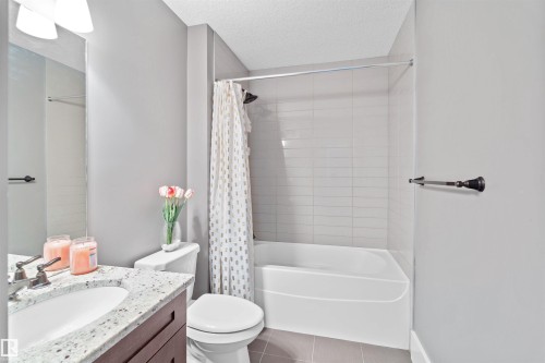 2003 Ainslie Link, Edmonton, AB - Indoor Photo Showing Bathroom