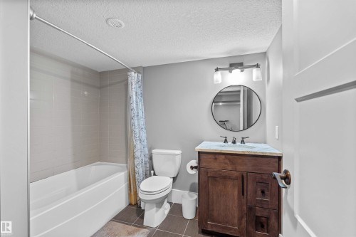 2003 Ainslie Link, Edmonton, AB - Indoor Photo Showing Bathroom