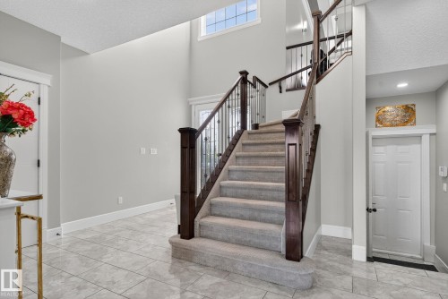 527 Albany Way, Edmonton, AB - Indoor Photo Showing Other Room