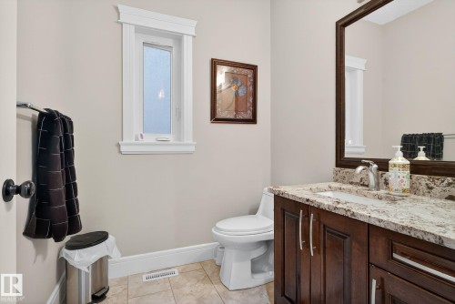 527 Albany Way, Edmonton, AB - Indoor Photo Showing Bathroom
