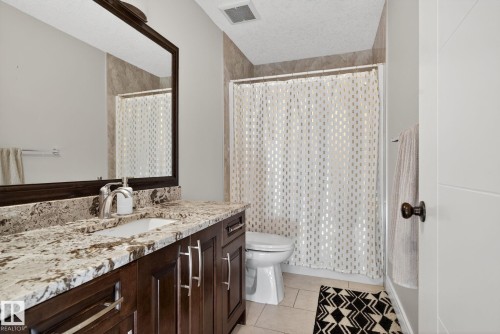 527 Albany Way, Edmonton, AB - Indoor Photo Showing Bathroom