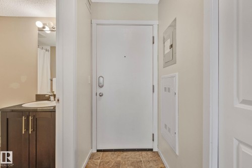 210 5804 Mullen Place, Edmonton, AB - Indoor Photo Showing Other Room