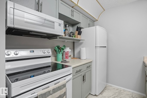 130 17447 98A Ave, Edmonton, AB - Indoor