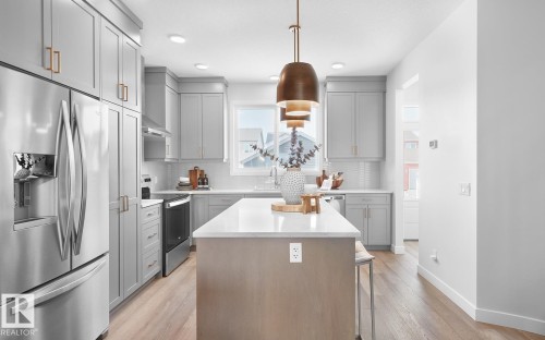 2224 Muckleplum Crescent, Edmonton, AB - Indoor Photo Showing Kitchen With Upgraded Kitchen