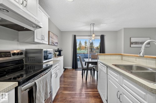 1147 Rutherford Close, Edmonton, AB - Indoor Photo Showing Kitchen With Double Sink