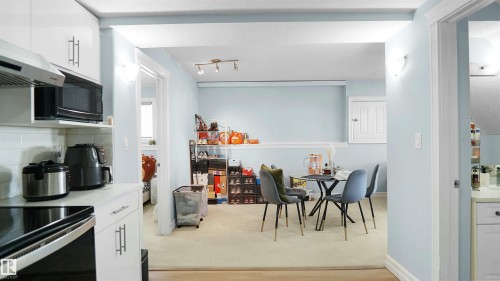 4337 21 Avenue, Edmonton, AB - Indoor Photo Showing Kitchen
