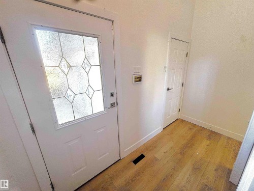 4337 21 Avenue, Edmonton, AB - Indoor Photo Showing Other Room