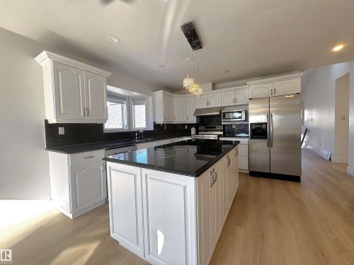 4337 21 Avenue, Edmonton, AB - Indoor Photo Showing Kitchen