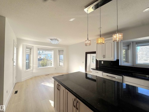 4337 21 Avenue, Edmonton, AB - Indoor Photo Showing Kitchen