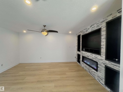 4337 21 Avenue, Edmonton, AB - Indoor Photo Showing Other Room