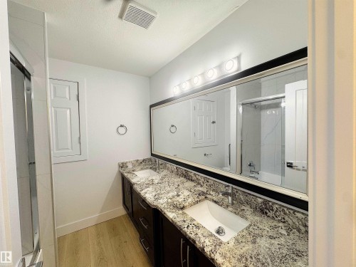 4337 21 Avenue, Edmonton, AB - Indoor Photo Showing Bathroom