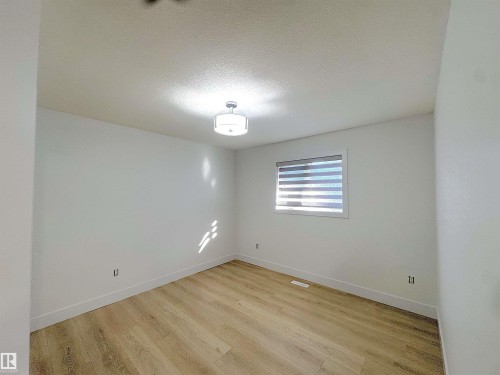 4337 21 Avenue, Edmonton, AB - Indoor Photo Showing Other Room