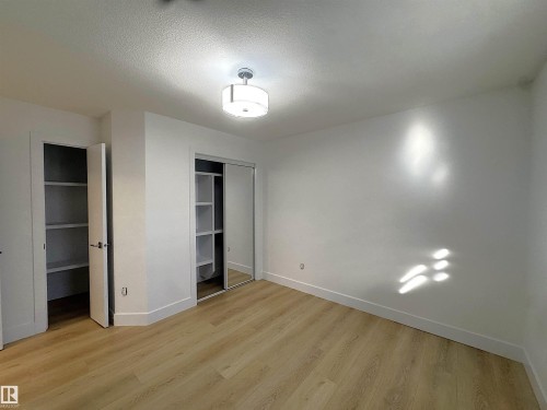 4337 21 Avenue, Edmonton, AB - Indoor Photo Showing Other Room