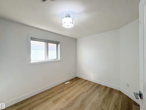 4337 21 Avenue, Edmonton, AB - Indoor Photo Showing Other Room