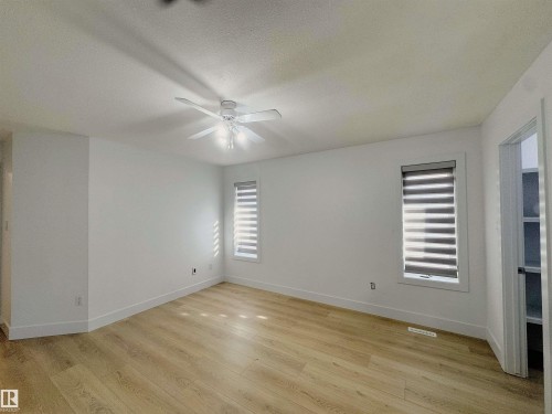 4337 21 Avenue, Edmonton, AB - Indoor Photo Showing Other Room