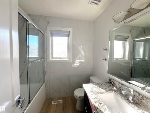 4337 21 Avenue, Edmonton, AB - Indoor Photo Showing Bathroom