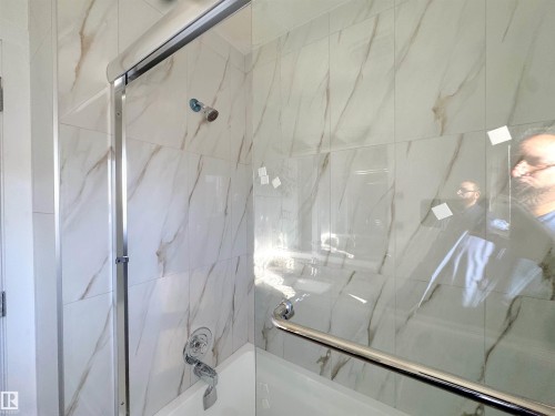 4337 21 Avenue, Edmonton, AB - Indoor Photo Showing Bathroom