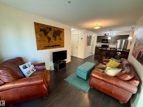 202 340 Windermere Road, Edmonton, AB - Indoor Photo Showing Living Room