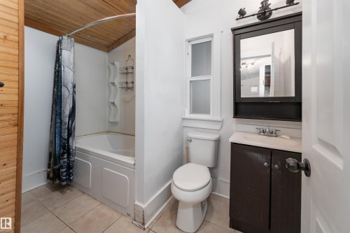 12018 95 Street, Edmonton, AB - Indoor Photo Showing Bathroom