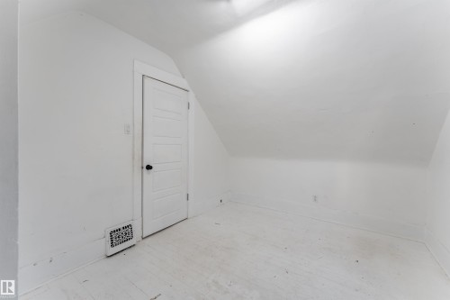 12018 95 Street, Edmonton, AB - Indoor Photo Showing Other Room