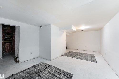 12018 95 Street, Edmonton, AB - Indoor