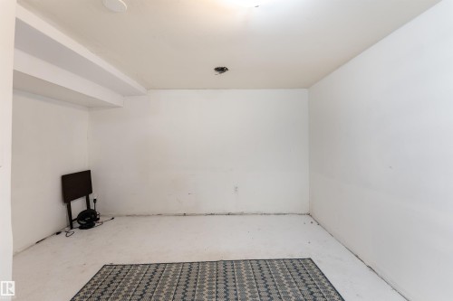 12018 95 Street, Edmonton, AB - Indoor Photo Showing Other Room