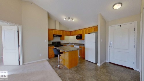 1423 330 Clareview Station Drive, Edmonton, AB - Indoor Photo Showing Kitchen