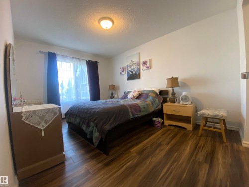 403 4403 23 Street, Edmonton, AB - Indoor Photo Showing Bedroom