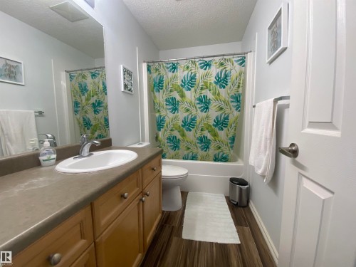 403 4403 23 Street, Edmonton, AB - Indoor Photo Showing Bathroom