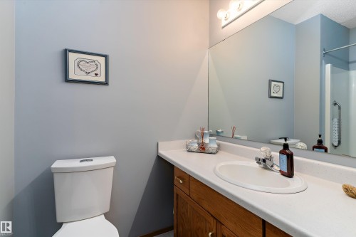 6562 158 Avenue, Edmonton, AB - Indoor Photo Showing Bathroom