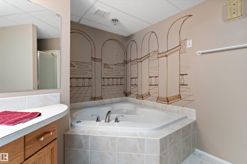 6562 158 Avenue, Edmonton, AB - Indoor Photo Showing Bathroom