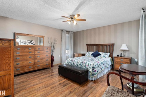 6562 158 Avenue, Edmonton, AB - Indoor Photo Showing Bedroom