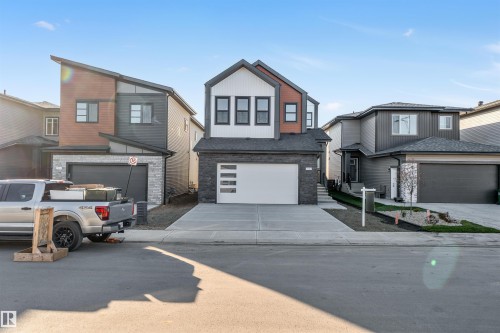 7663 Kimiwan Crescent, Edmonton, AB - Outdoor With Facade