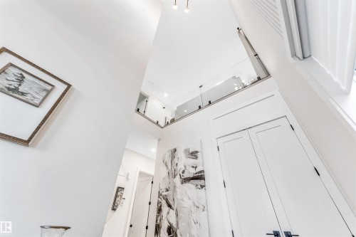 7663 Kimiwan Crescent, Edmonton, AB - Indoor Photo Showing Other Room