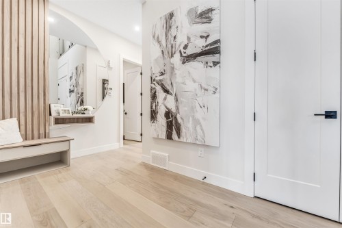 7663 Kimiwan Crescent, Edmonton, AB - Indoor Photo Showing Other Room