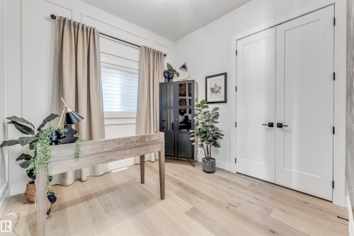 7663 Kimiwan Crescent, Edmonton, AB - Indoor