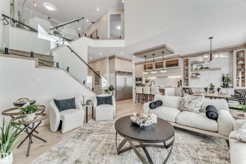 7663 Kimiwan Crescent, Edmonton, AB - Indoor Photo Showing Living Room