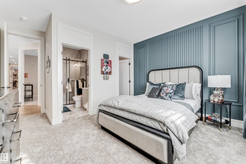 7663 Kimiwan Crescent, Edmonton, AB - Indoor Photo Showing Bedroom