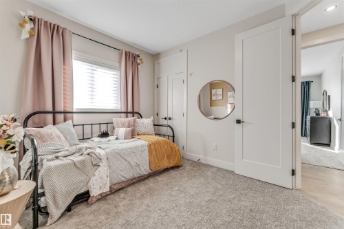 7663 Kimiwan Crescent, Edmonton, AB - Indoor Photo Showing Bedroom