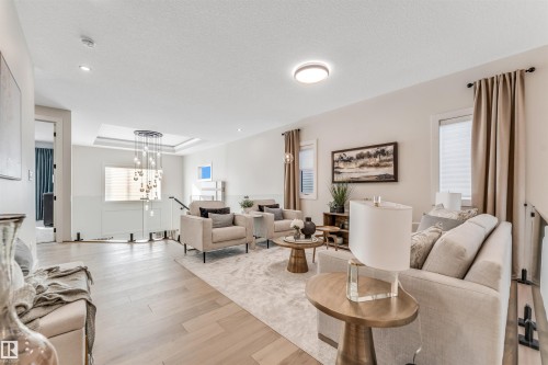 7663 Kimiwan Crescent, Edmonton, AB - Indoor Photo Showing Living Room
