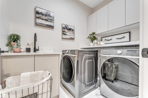 7663 Kimiwan Crescent, Edmonton, AB - Indoor Photo Showing Laundry Room
