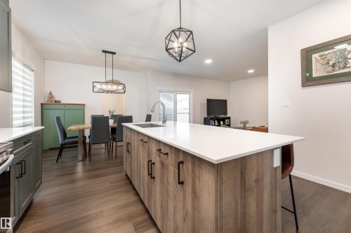 6214 Hampton Gray Avenue, Edmonton, AB - Indoor Photo Showing Kitchen