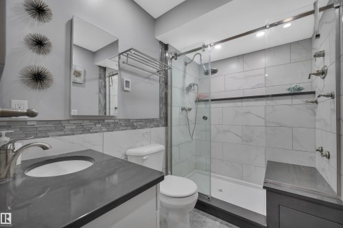 3410 135A Avenue, Edmonton, AB - Indoor Photo Showing Bathroom
