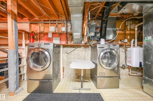 3410 135A Avenue, Edmonton, AB - Indoor Photo Showing Laundry Room
