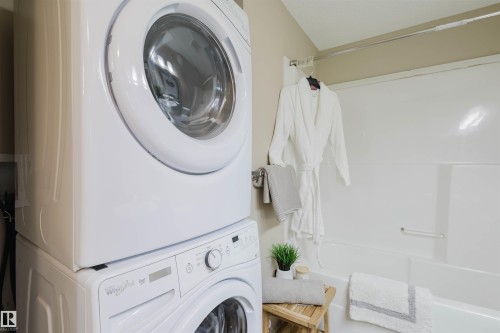 60 4029 Orchards Drive, Edmonton, AB - Indoor Photo Showing Laundry Room