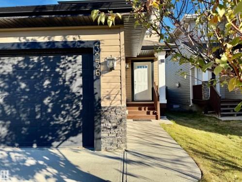 3236 17B Avenue, Edmonton, AB - Outdoor