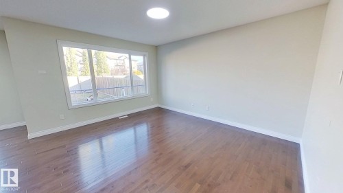 3236 17B Avenue, Edmonton, AB - Indoor Photo Showing Other Room