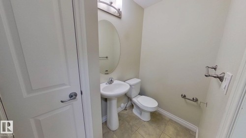 3236 17B Avenue, Edmonton, AB - Indoor Photo Showing Bathroom